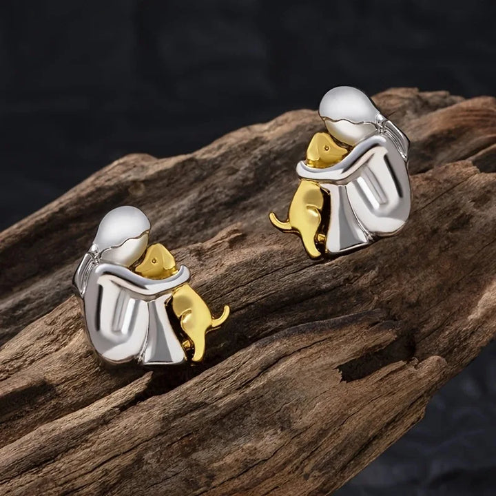 Süße Zweifarbige Umarmungs Ohrstecker in Silber & Gold